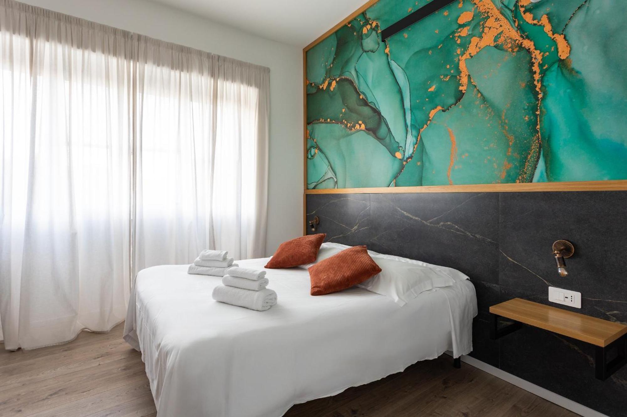 New Elegance Suites Guesthouse Oristano Exterior photo