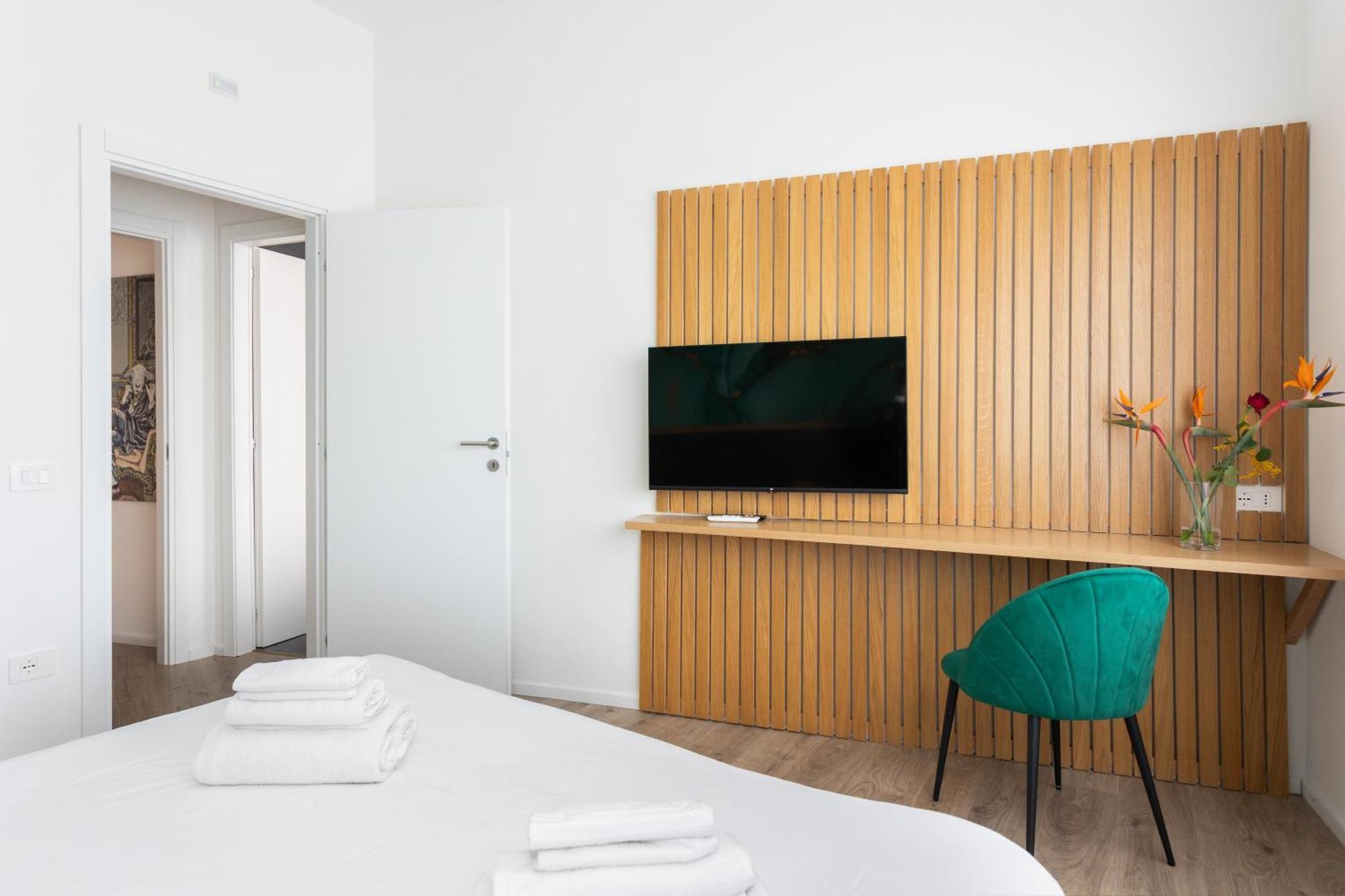 New Elegance Suites Guesthouse Oristano Exterior photo